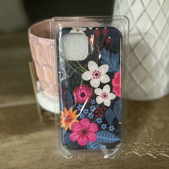 Esdot iPhone 14 Case/Built-in Screen Protector,“Blooming Flowers” - Picture 6 of 10